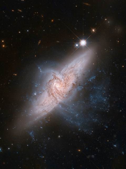 ngc-3314-cosmic-collision